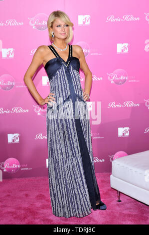 LOS ANGELES, CA. 13 mars 2008 : Paris Hilton lors d'une conférence de presse et partie dans les collines d'annoncer sa nouvelle série télé-réalité de MTV "Paris Hilton's My New BFF' © 2008 Paul Smith / Featureflash Banque D'Images