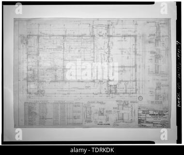 Photocopie de plan de construction, datée du 6 août 1958, Eberie M, Smith Associés, Inc., Detroit, en possession de la Base de Selfridge Museum, Mt. Clemens, Michigan. Les façades des bâtiments, des sections, feuille 6 DIMENSIONS 33-04-03. - Selfridge Field, Bâtiment n° 181, rue de l'offre at Walnut Street, Mount Clemens, comté de Macomb, MI Banque D'Images