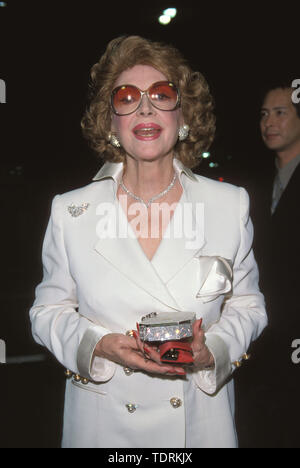 Oct 13, 1999 ; Los Angeles, CA, USA ; l'actrice JAYNE MEADOWS @ 'l'histoire de nous' première du film. (Crédit Image : Chris Delmas/Zuma sur le fil) Banque D'Images