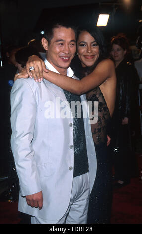 Mar 20, 2000 ; Los Angeles, CA, USA ; acteur Jet Li & singer/acteur AALIYAH @ 'Romeo Must Die' premiere. . (Crédit Image : Â© Chris Delmas/Zuma sur le fil) Banque D'Images