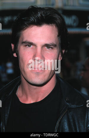 Aug 02, 2000 ; Los Angeles, CA, USA ; l'Acteur Josh Brolin @ 'Hollow Man' Premiere.. (Crédit Image : Â© Chris Delmas/Zuma sur le fil) Banque D'Images