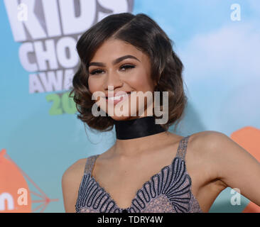 13 mars 2016 - Los Angeles, Californie, Etats-Unis - Zendaya @ 2016 Nickelodeon Kids Choice awards s'est tenue @ le Forum..Le 12 mars 2016 (Crédit Image : Â© Chris Delmas/Zuma sur le fil) Banque D'Images