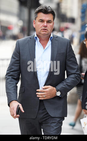 L'ancien propriétaire BHS Dominic Chappell arrive à la City de Londres Cour des magistrats accusés de fraude fiscale et d'acheter deux yachts pour blanchir de l'argent. Banque D'Images