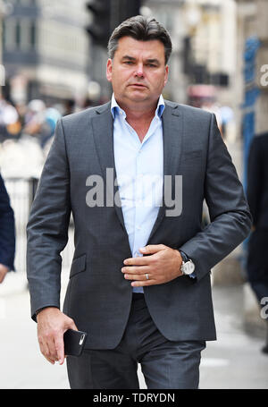 L'ancien propriétaire BHS Dominic Chappell arrive à la City de Londres Cour des magistrats accusés de fraude fiscale et d'acheter deux yachts pour blanchir de l'argent. Banque D'Images