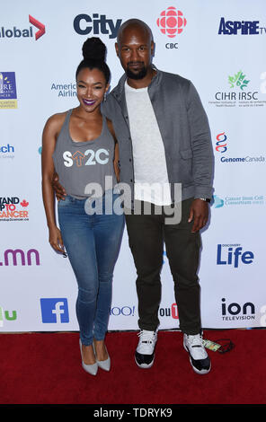 10 septembre 2016 - Los Angeles, Californie, Etats-Unis - Sonequa Martin-Green Kenric mari  + @ Vert Le Stand Up to Cancer 2016 lieu @ le Walt Disney Concert Hall. 9 septembre 2016 (Crédit Image : Â© Chris Delmas/Zuma sur le fil) Banque D'Images