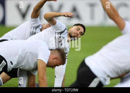 Udine, Italie. 17 Juin, 2019. firo : 17.06.2019, Fuvuball, International, l'UEFA U21 Championnat d'Europe 2019, 1er match de l'Allemagne - Danemark, Allemagne, Suat Serdar, Allemagne, DFB, GER, la moitié figure | Conditions de crédit dans le monde entier : dpa/Alamy Live News Banque D'Images