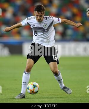 Udine, Italie. 17 Juin, 2019. firo : 17.06.2019, Fuvuball, International, l'UEFA U21 Championnat d'Europe 2019, 1er match de l'Allemagne - Dvnemark, Florian Neuhaus, l'Allemagne, l'Allemagne, DFB, GER, simple action | Conditions de crédit dans le monde entier : dpa/Alamy Live News Banque D'Images