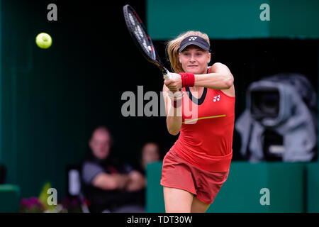 BIRMINGHAM, ANGLETERRE 18 juin Dayana Yastremska (Ukraine) au cours de sa ronde de 32 match avec Julia Goerges (Allemagne) au cours de la Nature Valley Classic Tennis Tournament à Edgbaston Priory Club, Birmingham le lundi 17 juin 2019. (Crédit : Andy Whitehead | MI News) Credit : MI News & Sport /Alamy Live News Banque D'Images