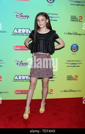 Anna Cathcart au niveau des arrivées pour 2019 ARDYs (fka Disney Radio Music Awards), Studio City, Los Angeles, CA, 16 juin 2019. Photo par : Priscilla Grant/Everett Collection Banque D'Images