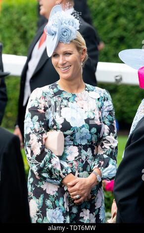 Ascot, UK. 18 Juin, 2019. Zara Anne Elizabeth Phillips arrivent à Royal Ascot à Ascot Racecourse à Ascot, le 18 juin 2019, pour assister les courses de chevaux, c'est l'un des plus importants et des plus grands hippodromes en Angleterre Photo : Albert Nieboer/ Pays-Bas OUT/Point de vue OUT |/Alamy Live News Banque D'Images