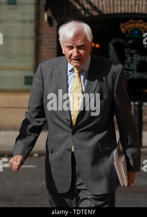 Ancien député conservateur Harvey Proctor arrive à Newcastle Crown Court de témoigner dans le procès de Carl Hêtre, 51, de Gloucester, qui est accusé d'inventer un réseau pédophile VIP de Westminster. Banque D'Images