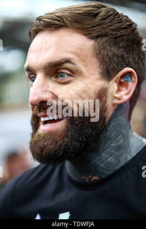 Londres, Royaume-Uni. 19 juin 2019. Aaron Chalmers, Bellator préformes léger à l'Open d'entraînement. à Londres Bellator : Mousasi vs. Lovato Jr. : Open Training à Vieux Marché de Spitalfields. 19 juin 2019 Dan-Cooke Crédit/Alamy Live News Banque D'Images