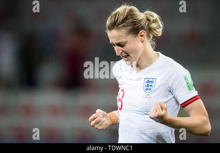 Nice. 19 Juin, 2019. Ellen White de l'Angleterre célèbre sa note pendant le groupe d match entre le Japon et l'Angleterre à la FIFA 2019 Coupe du Monde féminine à Nice, France le 19 juin 2019. Credit : Xiao Yijiu/Xinhua/Alamy Live News Banque D'Images