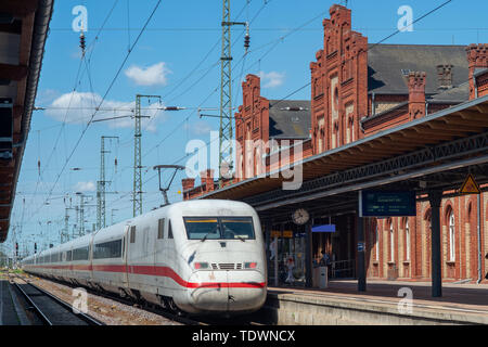 Hansestadt Stendal (Allemagne). 13 Juin, 2019. Il y a un train de glace à Stendal. Credit : Klaus-Dietmar Gabbert/dpa-Zentralbild/ZB/dpa/Alamy Live News Banque D'Images
