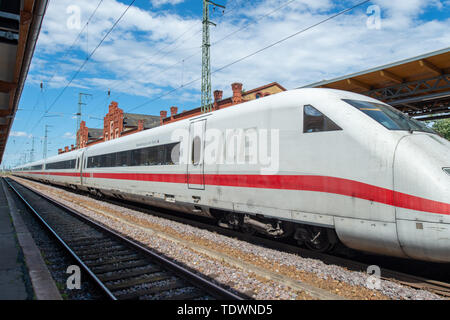 Hansestadt Stendal (Allemagne). 13 Juin, 2019. Il y a un train de glace à Stendal. Credit : Klaus-Dietmar Gabbert/dpa-Zentralbild/ZB/dpa/Alamy Live News Banque D'Images