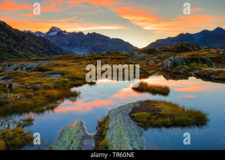 Galenstock et montagne Furka Pass le matin, la Suisse, l'Urnerboden Banque D'Images