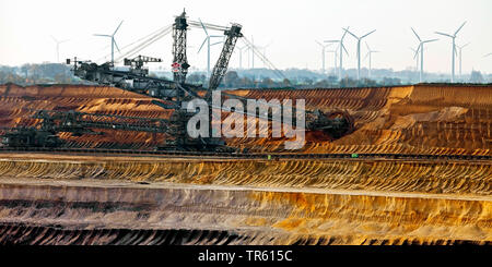 L'exploitation minière à ciel ouvert de lignite roue-pelle avec, en Allemagne, en Rhénanie du Nord-Westphalie, Garzweiler, Juechen Banque D'Images