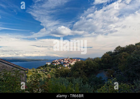 Beli village sur plage sur l'île de Cres Tramontana, Croatie, Cres Banque D'Images