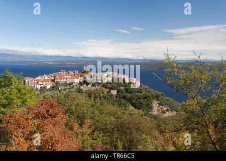 Beli village sur plage sur l'île de Cres Tramontana, Croatie, Cres Banque D'Images