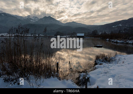 Lake Kochel sur le bord des Alpes bavaroises, l'Allemagne, la Bavière Banque D'Images