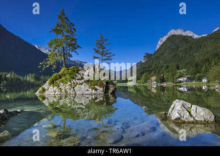 Le lac Hintersee dans le parc national de Berchtesgaden, en Allemagne, en Bavière, le parc national de Berchtesgaden Banque D'Images