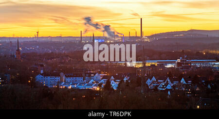 Vue sur Gelsenkrichen Bottrop et le soir à partir de la Rungenberg, Allemagne, Rhénanie du Nord-Westphalie, région de la Ruhr, Bochum Banque D'Images