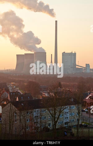 Zone résidentielle et Gersteinwerk power station, l'Allemagne, en Rhénanie du Nord-Westphalie, Ruhr, Hamm Banque D'Images