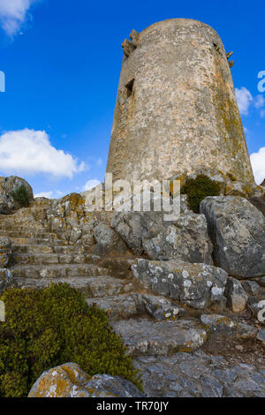 Tour de défense historique Le Cap Formentor, Espagne, Îles Baléares, Majorque Banque D'Images