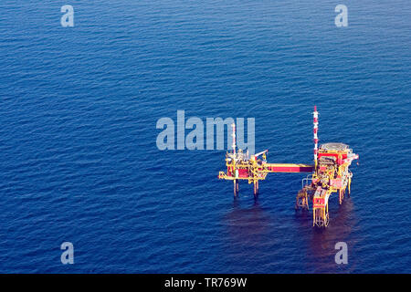 Oilbarge de forage en mer du Nord, photo aérienne, Pays-Bas Banque D'Images