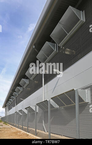 Vue latérale d'un stockage sécurisé des données centre géré par Zenium sur le Slough Trading Estate, près de Heathrow, Londres, UK Banque D'Images