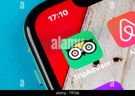 Kaliningrad, Russie, le 19 septembre : l'icône de l'application Tripadvisor sur Apple iPhone écran X close-up. Tripadvisor.com icône de l'application. Réseau des médias sociaux Banque D'Images