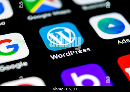 Kaliningrad, Russie, le 30 septembre 2018 : l'icône de l'application Wordpress sur Apple iPhone écran X close-up. Icône de l'application Wordpress. Wordpress.com applicat Banque D'Images