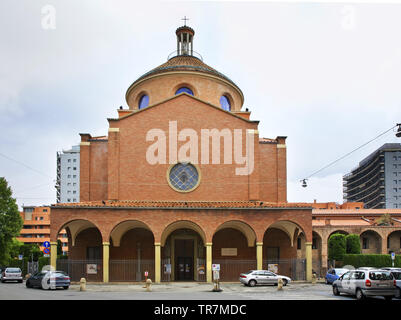 Église de Sainte Vierge de soulagement (Sanctuaire Santuario Beata Vergine del Soccorso) à Bologne. Italie Banque D'Images