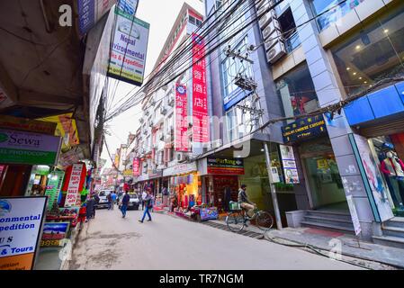 Thamel Walking Street dans la ville de Katmandou Banque D'Images