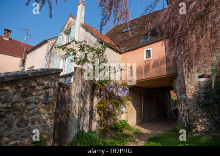 Détail d'une ancienne maison médiévale dans la vallée de Chevreuse en France Banque D'Images