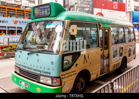 Un Minibus vert, Hong Kong, Chine Banque D'Images