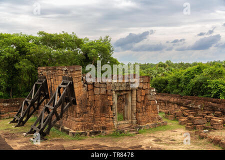 East Mebon Temple, East Baray, Angkor, Site du patrimoine mondial de l'UNESCO, la Province de Siem Reap, Cambodge, Indochine, Asie du Sud, Asie Banque D'Images