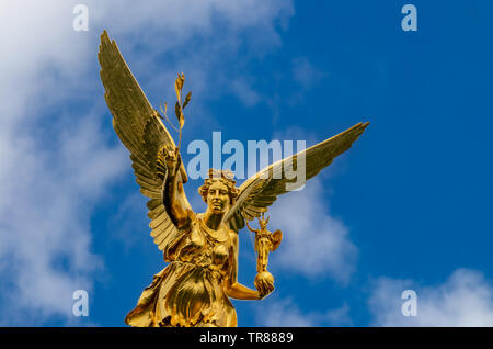 Ange de la paix statue appelée Friedensengel à Munich, Bavière Banque D'Images