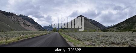 Sun Valley, Badger Canyon dans la Forêt Nationale des montagnes Sawtooth vues panorama paysage de Trail Creek Road, dans l'Idaho. United States. Banque D'Images