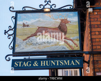Stag and Huntsman Signe, Pub, Hambleden, Buckinghamshire, Angleterre, RU, FR. Banque D'Images