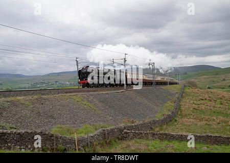 British Railways Standard Class 7, Numéro de la Locomotive à vapeur 70000 Britannia sur la côte ouest de l'Line à Tebay Banque D'Images