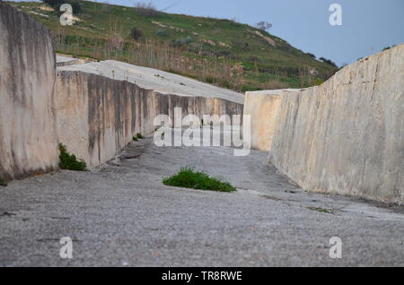 Cretto di Burri, un travail concret de l'art dans l'ouest de la Sicile Banque D'Images