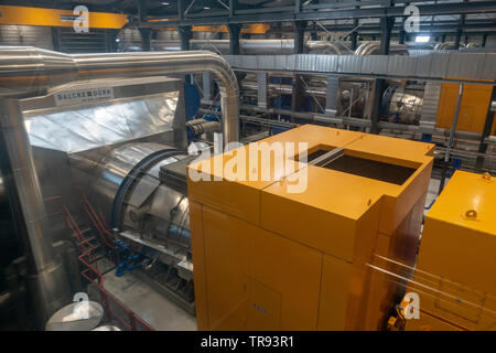 Voir l'intérieur de la turbine au sein de l'Hellisheidi (Hellisheiði ) l'énergie géothermique, l'Islande. Banque D'Images