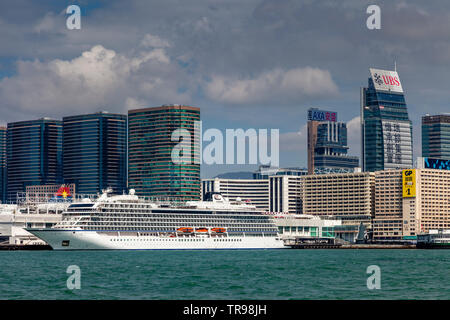 Un navire de croisière Viking Orion amarré au port Terminal, Kowloon, Hong Kong, Chine Banque D'Images