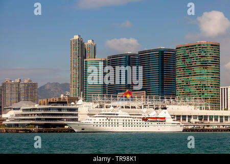 Un navire de croisière Viking Orion amarré au port Terminal, Kowloon, Hong Kong, Chine Banque D'Images