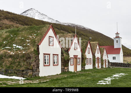 Vieilles maisons à gazon 19c, Laufás Eyjafjörður, nord de l'Islande, tenu par le Musée d'Akureyri Banque D'Images