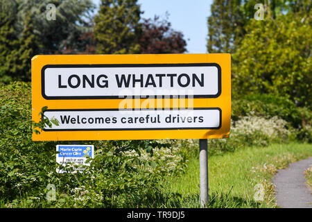 Long whatton signe village leicestershire Banque D'Images