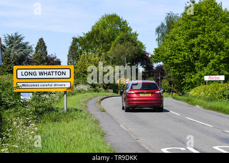 Long whatton signe village leicestershire Banque D'Images