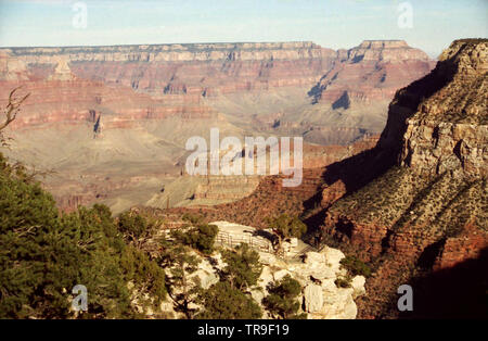 Vue à la recherche dans le Grand Canyon, vers 1996. Photo à partir d'un négatif 35 mm. Banque D'Images