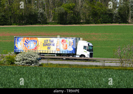 Les camions circulant sur l'A42 dans le Leicestershire Banque D'Images